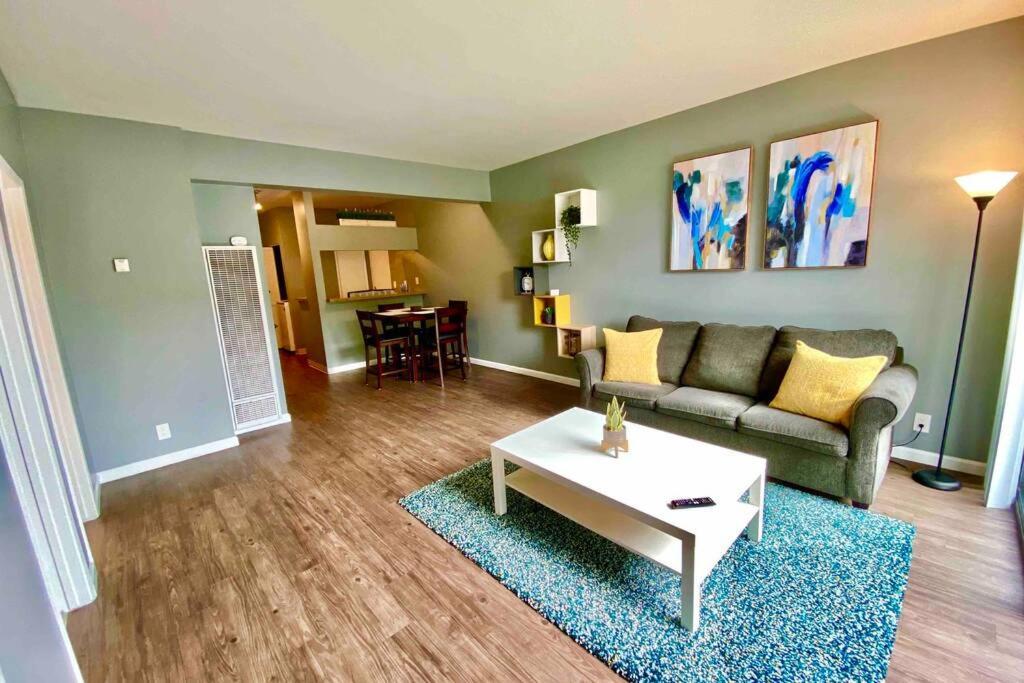 Centrally Located To All San Diego Has To Offer Esterno foto